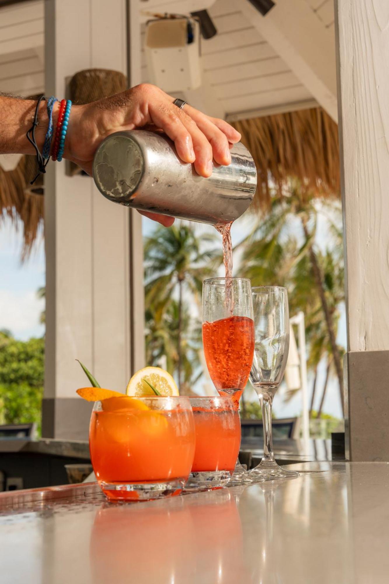 Newport Beachside Hotel & Resort Sunny Isles Beach Extérieur photo